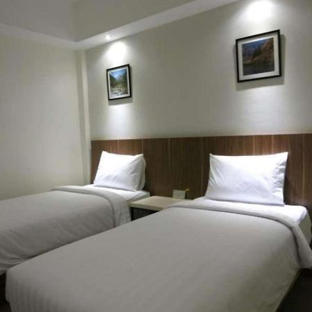 Hart Hotel Arjuna Mataram Buitenkant foto
