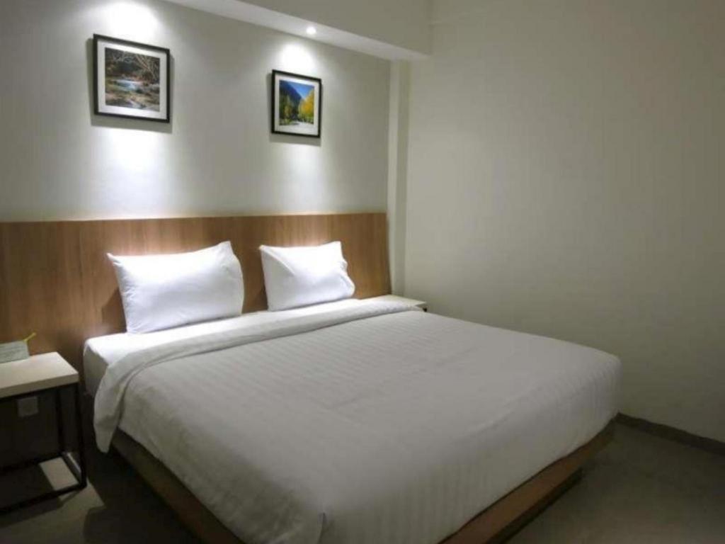 Hart Hotel Arjuna Mataram Buitenkant foto