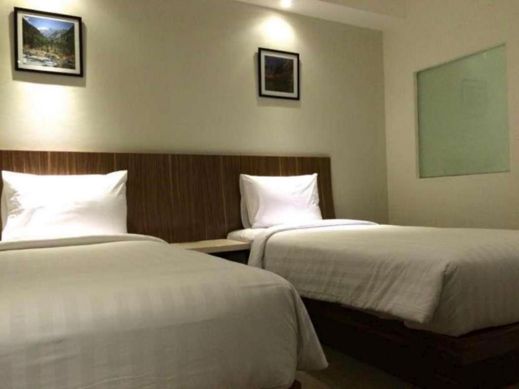 Hart Hotel Arjuna Mataram Buitenkant foto