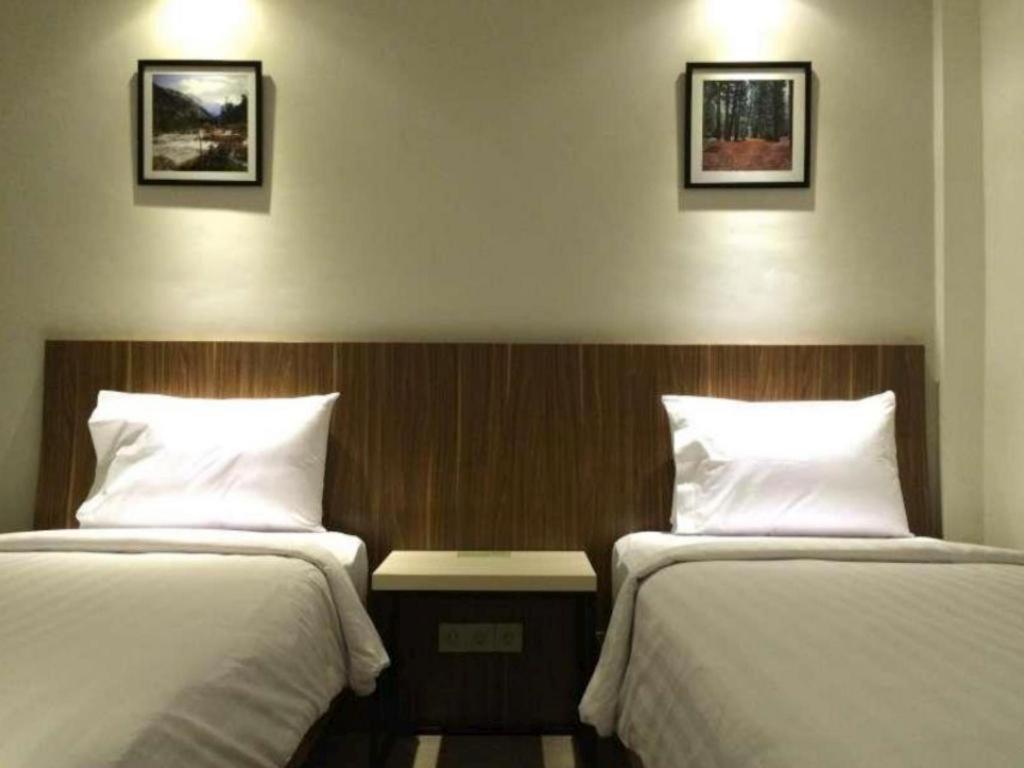 Hart Hotel Arjuna Mataram Buitenkant foto