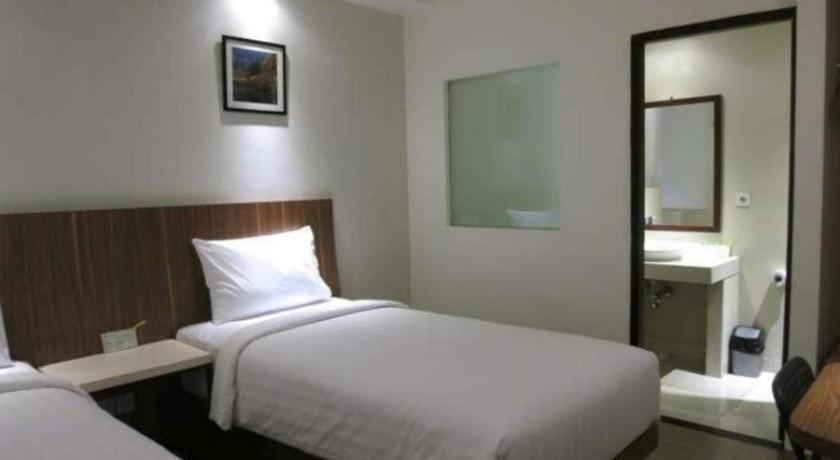 Hart Hotel Arjuna Mataram Buitenkant foto