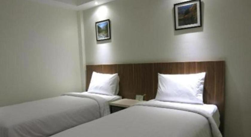Hart Hotel Arjuna Mataram Buitenkant foto