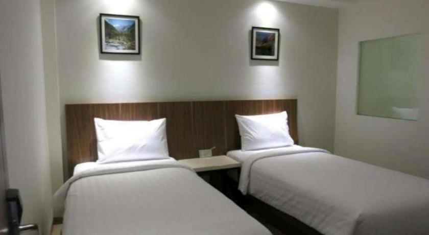 Hart Hotel Arjuna Mataram Buitenkant foto
