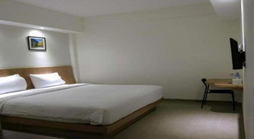 Hart Hotel Arjuna Mataram Buitenkant foto