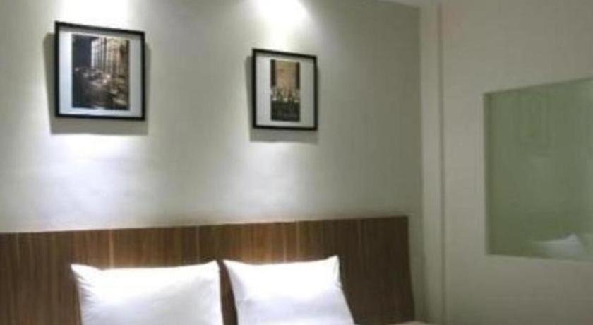 Hart Hotel Arjuna Mataram Buitenkant foto