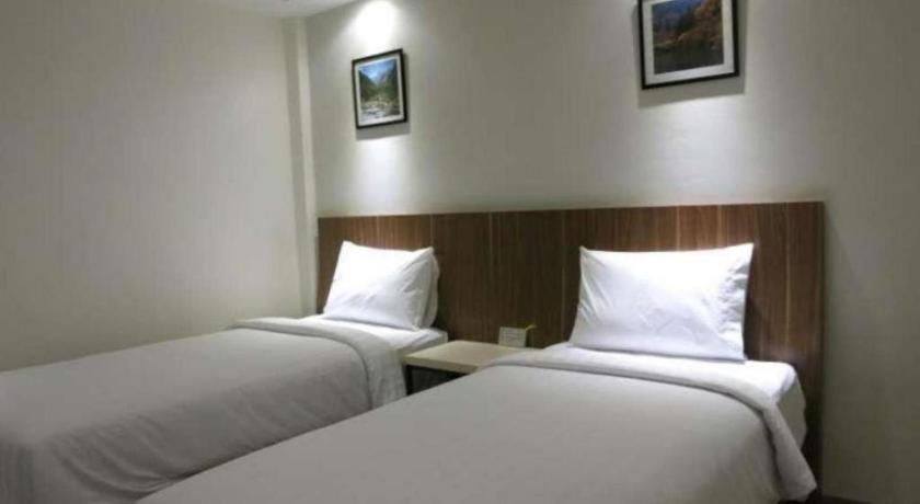 Hart Hotel Arjuna Mataram Buitenkant foto