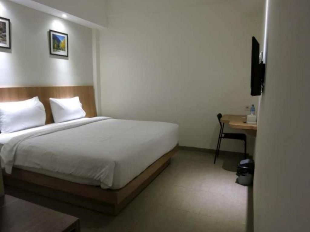 Hart Hotel Arjuna Mataram Buitenkant foto