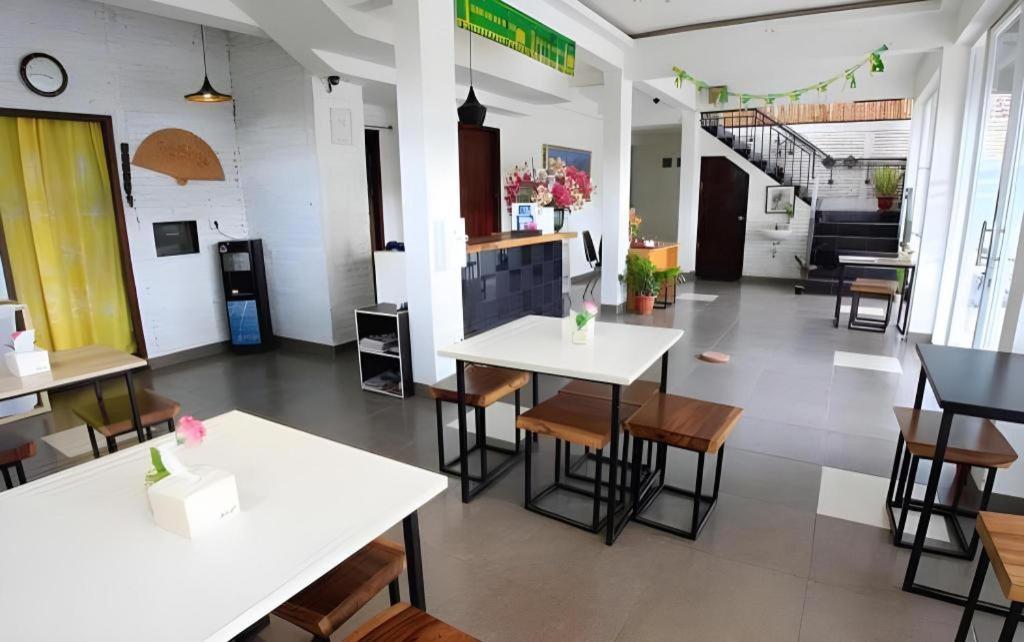 Hart Hotel Arjuna Mataram Buitenkant foto
