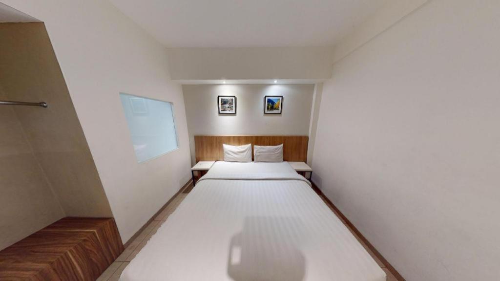 Hart Hotel Arjuna Mataram Buitenkant foto