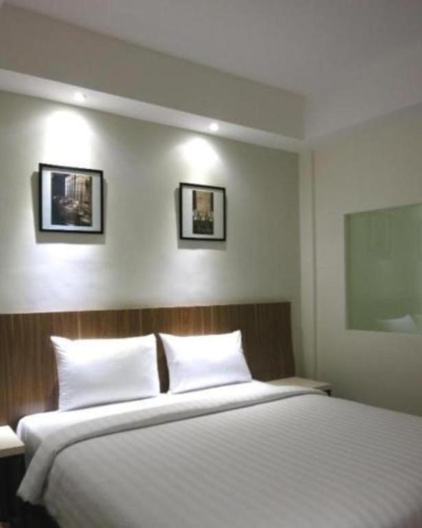 Hart Hotel Arjuna Mataram Buitenkant foto