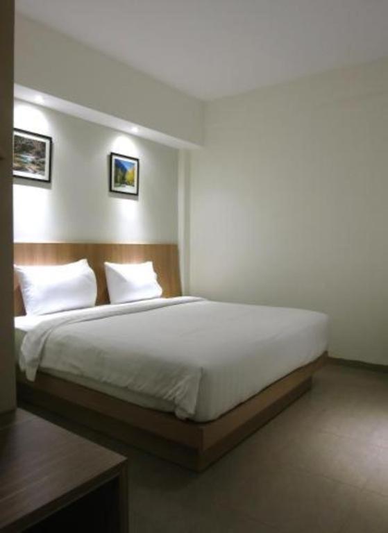 Hart Hotel Arjuna Mataram Buitenkant foto