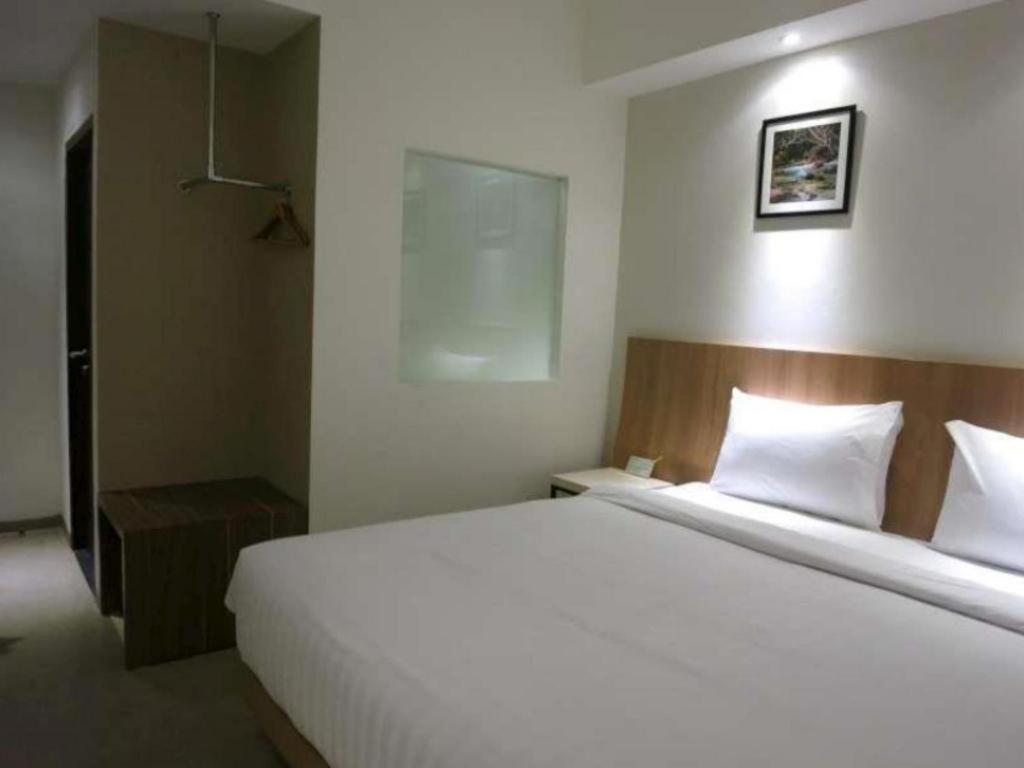 Hart Hotel Arjuna Mataram Buitenkant foto
