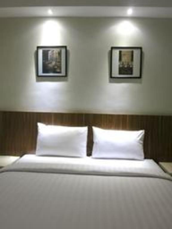 Hart Hotel Arjuna Mataram Buitenkant foto