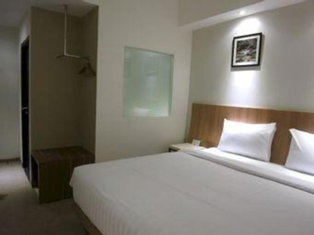 Hart Hotel Arjuna Mataram Buitenkant foto