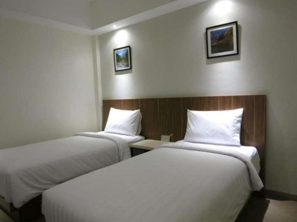Hart Hotel Arjuna Mataram Buitenkant foto